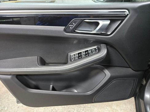 Used 2018 Porsche Macan image 7