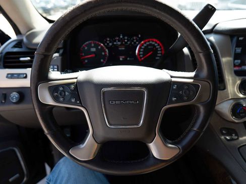 Used 2015 GMC Yukon Denali w/ Premium Package image 12