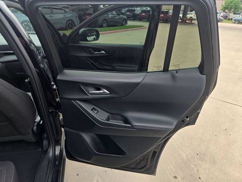 Used 2025 Chevrolet Equinox LT FWD image 16