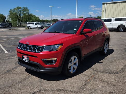Used 2020 Jeep Compass Latitude AWD/4WD image 2