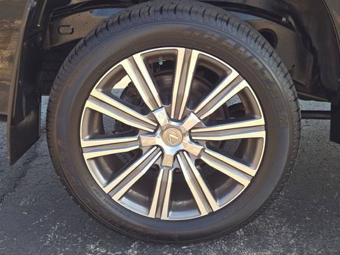 Used 2017 Lexus LX 570 4WD image 16