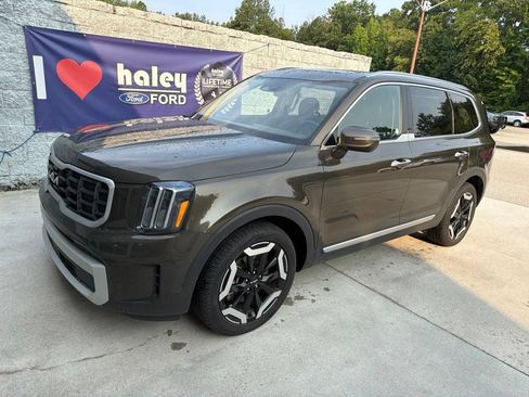 Used 2025 Kia Telluride S AWD/4WD image 4