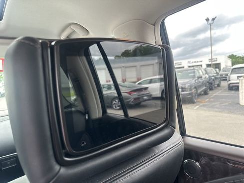 Used 2022 Nissan Armada Platinum w/ Captain's Chairs Package image 20