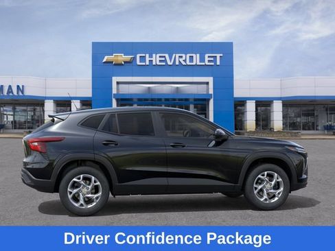 New 2026 Chevrolet Trax LS w/ LS Convenience Package FWD image 6
