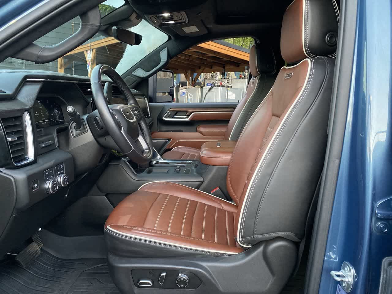 Used 2025 GMC Sierra 3500 Denali Ultimate AWD/4WD image 13