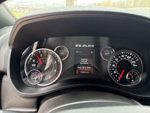 Used 2024 RAM 5500 Tradesman w/ Chrome Appearance Group AWD/4WD image 29