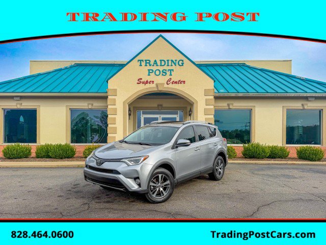 Used 2017 Toyota RAV4 XLE FWD image 1
