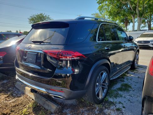 Used 2020 Mercedes-Benz GLE 450 4MATIC image 3