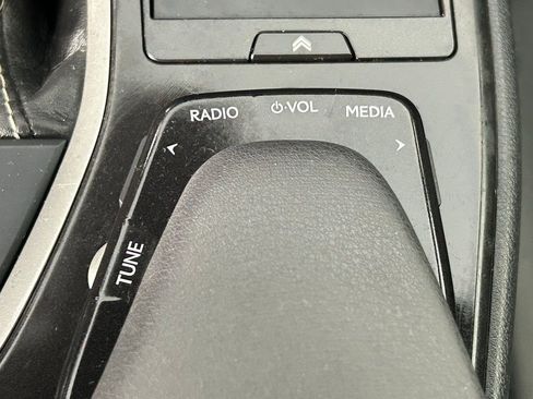 Used 2021 Lexus UX 250h image 22