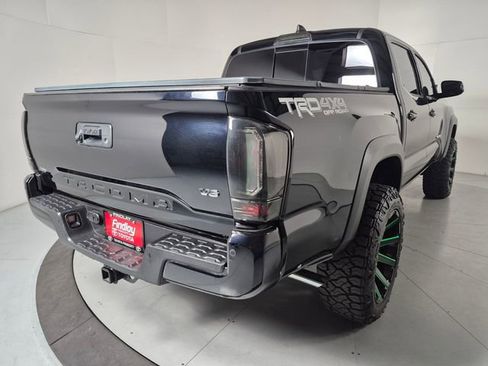 Used 2020 Toyota Tacoma TRD Off-Road w/ TRD Premium Off Road Package AWD/4WD image 4