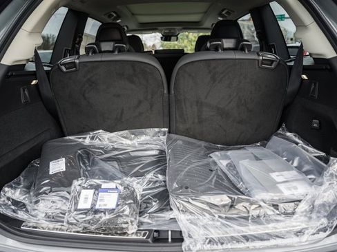 New 2026 Volvo XC90 B6 Plus w/ Protection Package Premier image 11