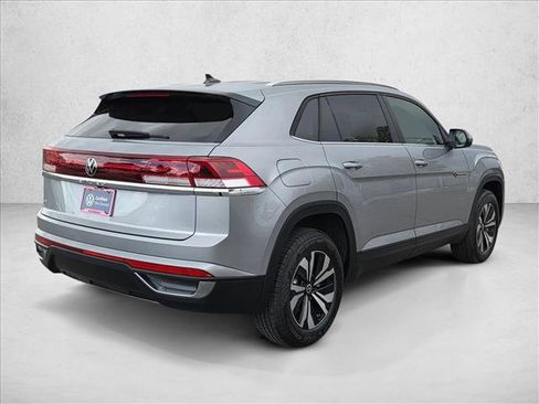 Used 2025 Volkswagen Atlas Cross Sport SE image 5