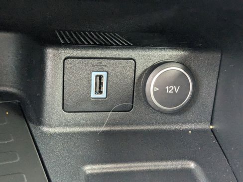 Used 2020 Ford Escape Titanium image 26