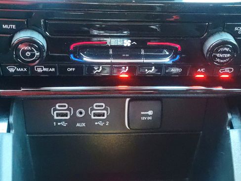 New 2025 Jeep Grand Cherokee L Laredo image 20