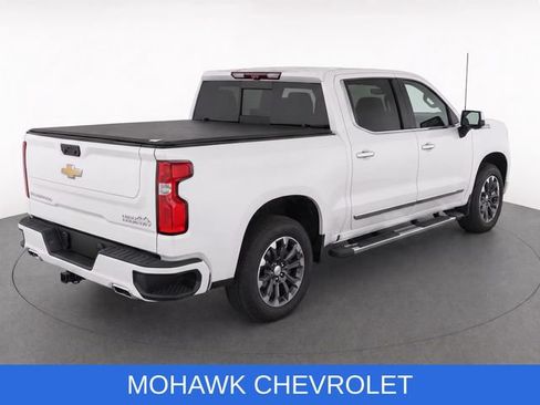Used 2025 Chevrolet Silverado 1500 High Country w/ Technology Package AWD/4WD image 5