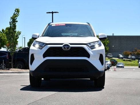 Used 2025 Toyota RAV4 XLE FWD image 2