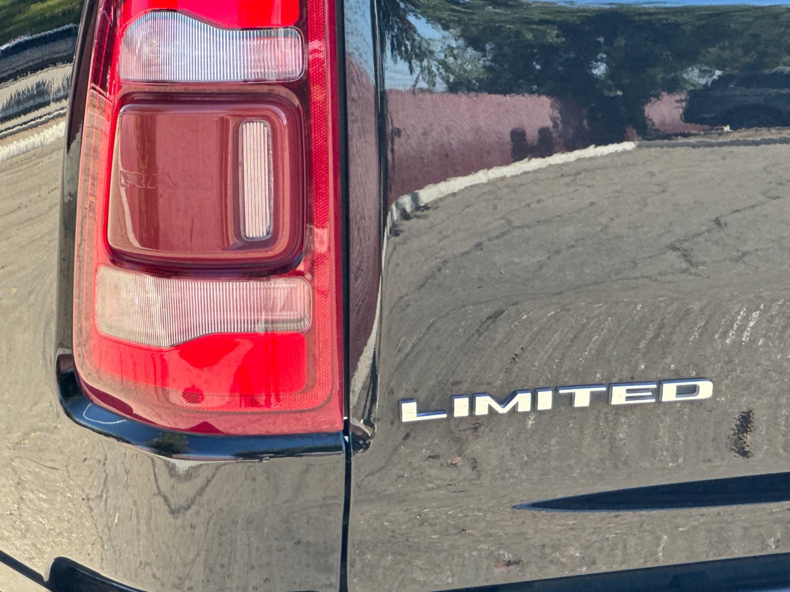 Used 2021 RAM 1500 Limited AWD/4WD image 40