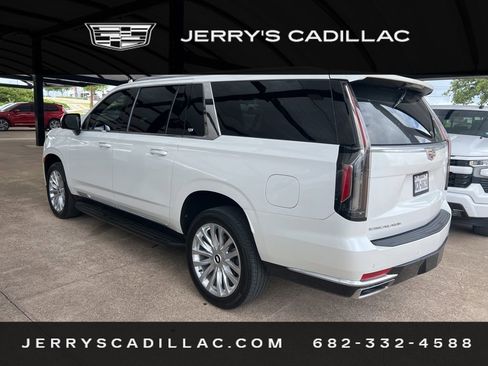 Used 2022 Cadillac Escalade ESV Luxury image 5