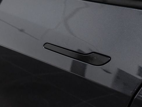 Used 2026 Tesla Model Y 2WD image 39