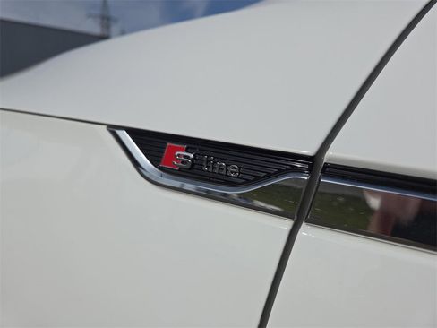 Used 2022 Audi A5 2.0T Premium image 7