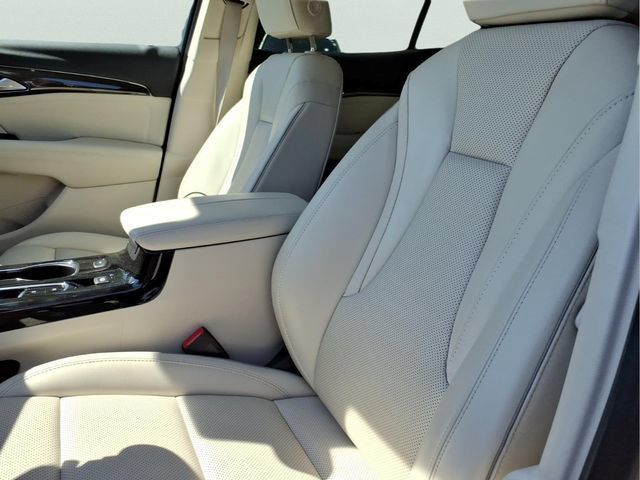 Used 2023 Buick Envision Essence AWD/4WD image 18