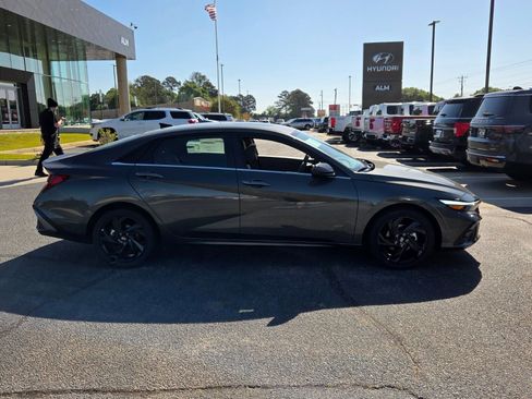 New 2026 Hyundai Elantra SEL Sport Premium FWD image 13