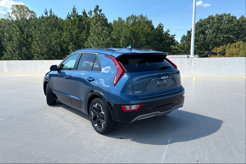 Used 2024 Kia Niro Wind FWD image 2