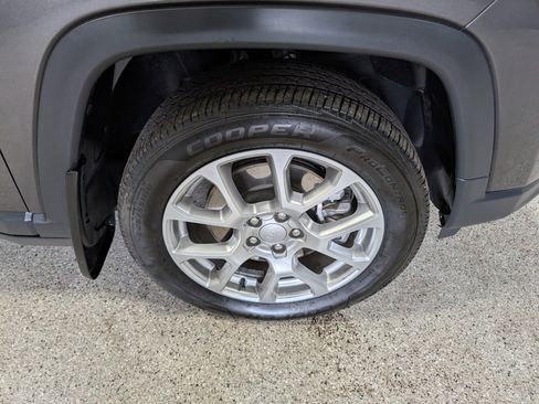 Used 2024 Jeep Compass Latitude AWD/4WD image 12