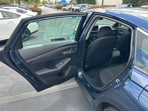 Certified 2023 Honda Accord EX image 12