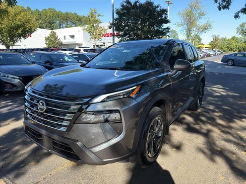 New 2026 Nissan Rogue SV image 2