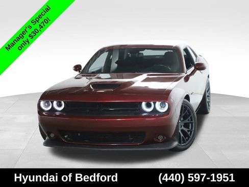 Used 2022 Dodge Challenger R/T w/ Blacktop Package RWD image 2