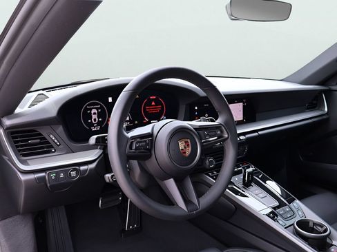 Certified 2025 Porsche 911 Carrera RWD image 4