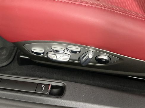 Certified 2025 Porsche 718 Boxster GTS image 30