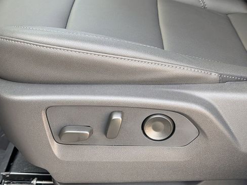 New 2026 GMC Sierra 1500 SLT image 24