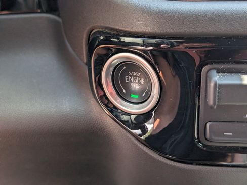 Used 2024 Chevrolet Silverado 2500 High Country w/ High Country Premium Package AWD/4WD image 28