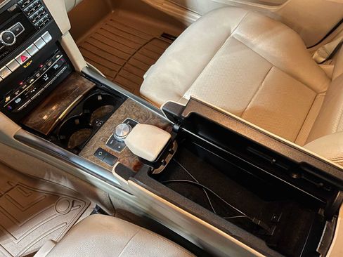 Used 2014 Mercedes-Benz E 350 4MATIC Sedan image 34