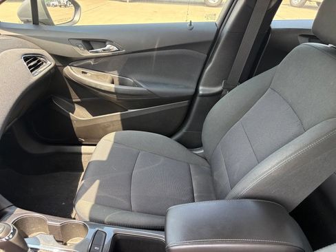 Used 2018 Chevrolet Cruze LT w/ Convenience Package FWD image 14