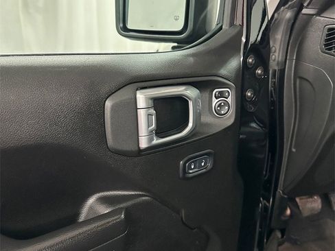 Used 2022 Jeep Wrangler Unlimited Willys image 9