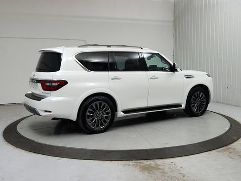 Used 2024 Nissan Armada Platinum w/ Captain's Chairs Package RWD image 8