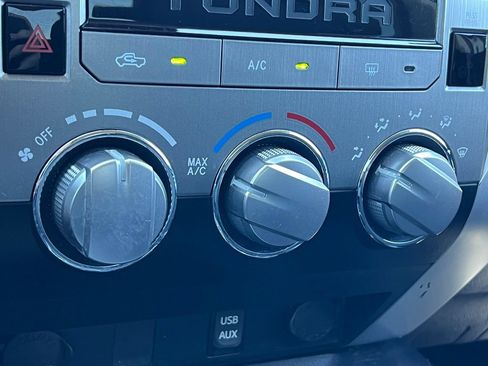 Used 2018 Toyota Tundra SR5 w/ SR5 Upgrade Package RWD image 31