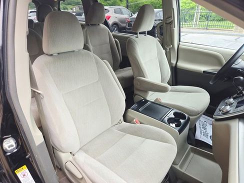 Used 2016 Toyota Sienna LE FWD image 20