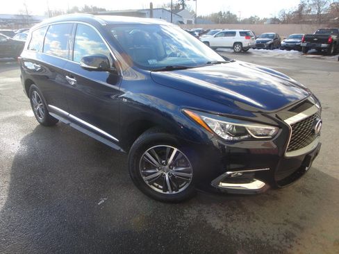 Used 2019 INFINITI QX60 Luxe w/ Essential Package image 3