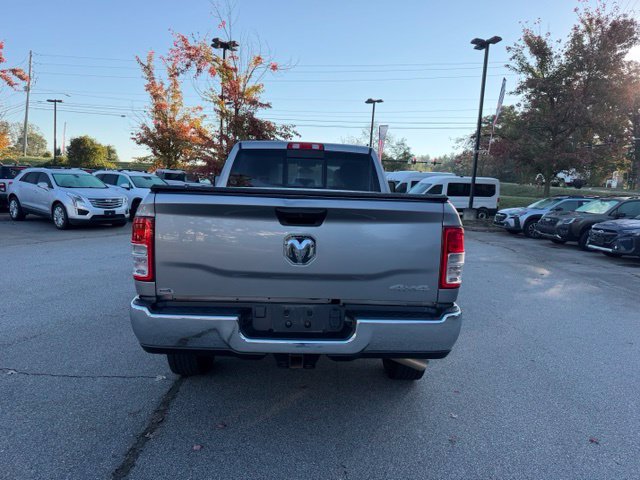 Used 2024 RAM 3500 Tradesman w/ Chrome Appearance Group AWD/4WD image 4