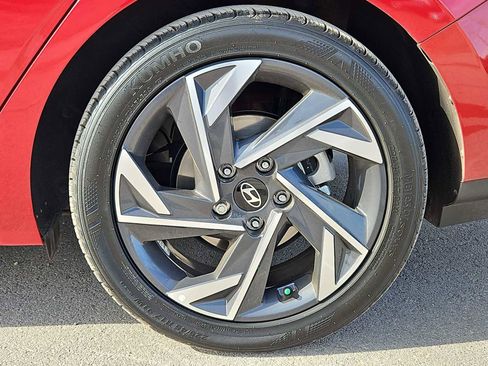 Certified 2025 Hyundai Elantra Sport image 13