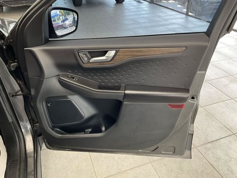 Used 2020 Ford Escape Titanium w/ Titanium Premium Package 2.0 AWD/4WD image 13