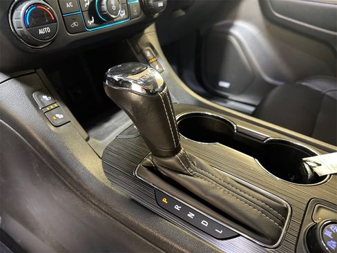 Used 2019 GMC Acadia SLT w/ LPO, Floor Liner Package image 21