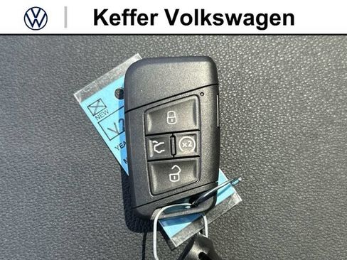 New 2026 Volkswagen Taos SE AWD/4WD image 35