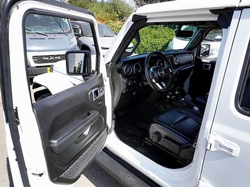 Used 2023 Jeep Wrangler Unlimited Sahara w/ Cold Weather Group AWD/4WD image 41