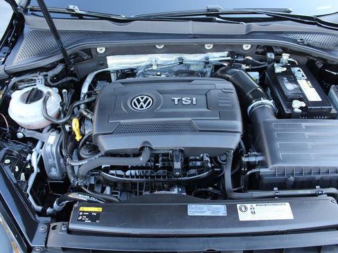 Used 2015 Volkswagen Golf Launch Edition image 28