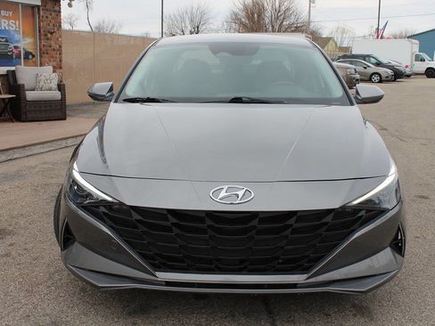 Used 2023 Hyundai Elantra SEL w/ Convenience Package image 8